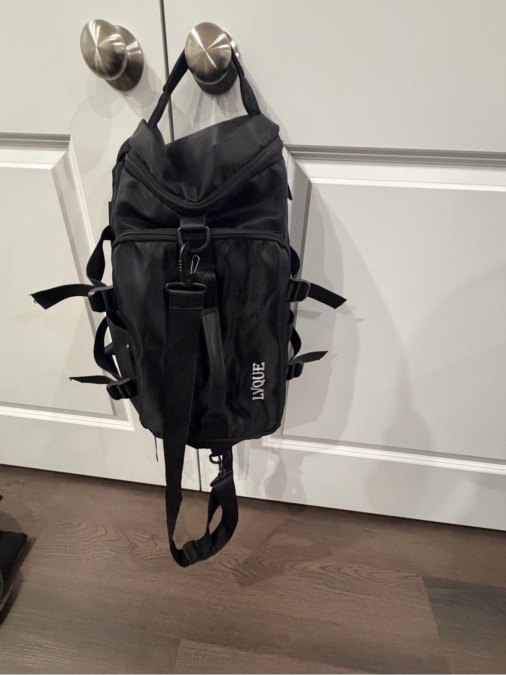 LVQUE Black Men's Sling Backpack Duffle Bag with Straps